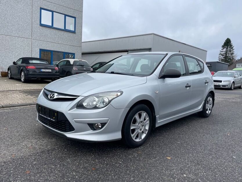 i30
