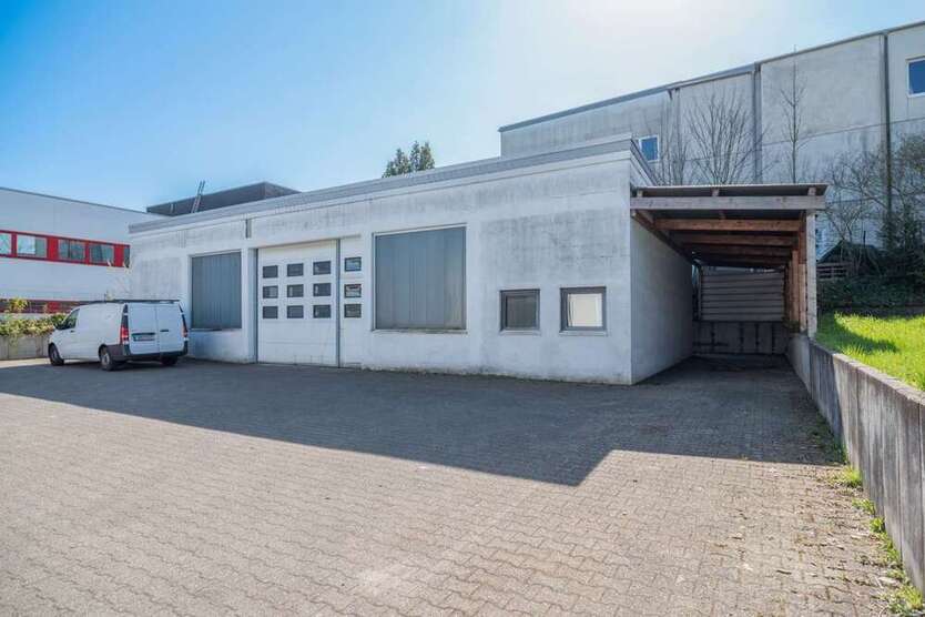 Halle in Aachen 1.673 € 167.3 m²