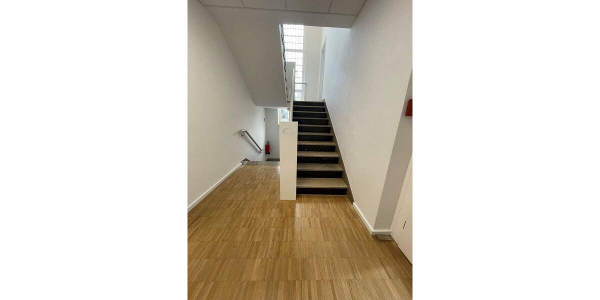 Moderner Gewerbepark mit über 11.000 m² Büro-, Lager- und Produktionsfläche zimmer