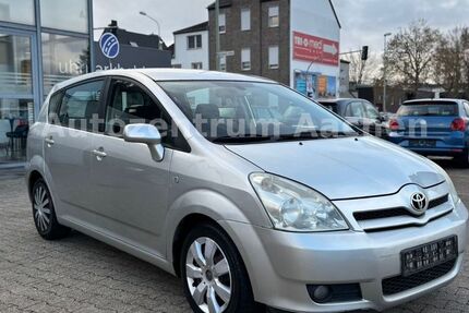 Toyota Corolla Verso 150.000 km 2.990 &euro; Eschweiler 52249