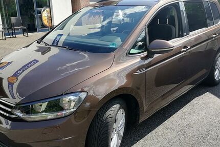 VW Touran 132.000 km 17.200 € Würselen 52146