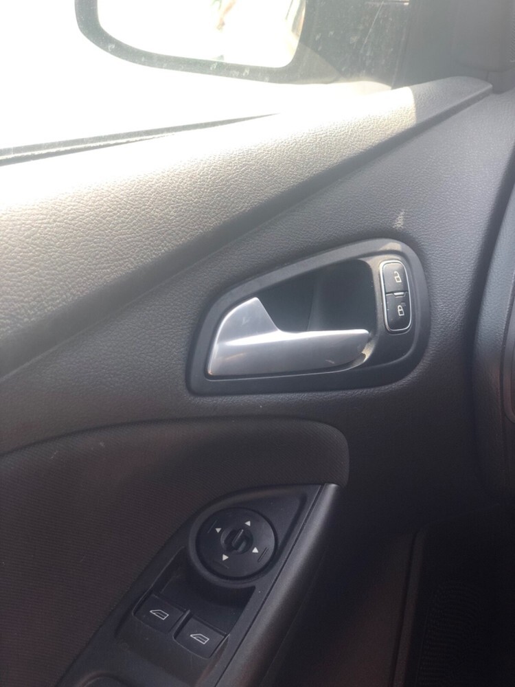 Ford Focus 103.000 km 6.900 € Kreuzau 52372