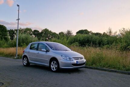 Peugeot 307 87.000 km 2.700 &euro; Aachen 52074