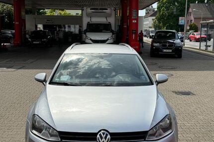 VW Golf 210.000 km 7.000 &euro; Düren 52349