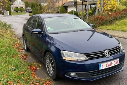 VW Jetta 84.500 km 8.900 &euro; Aachen 52074