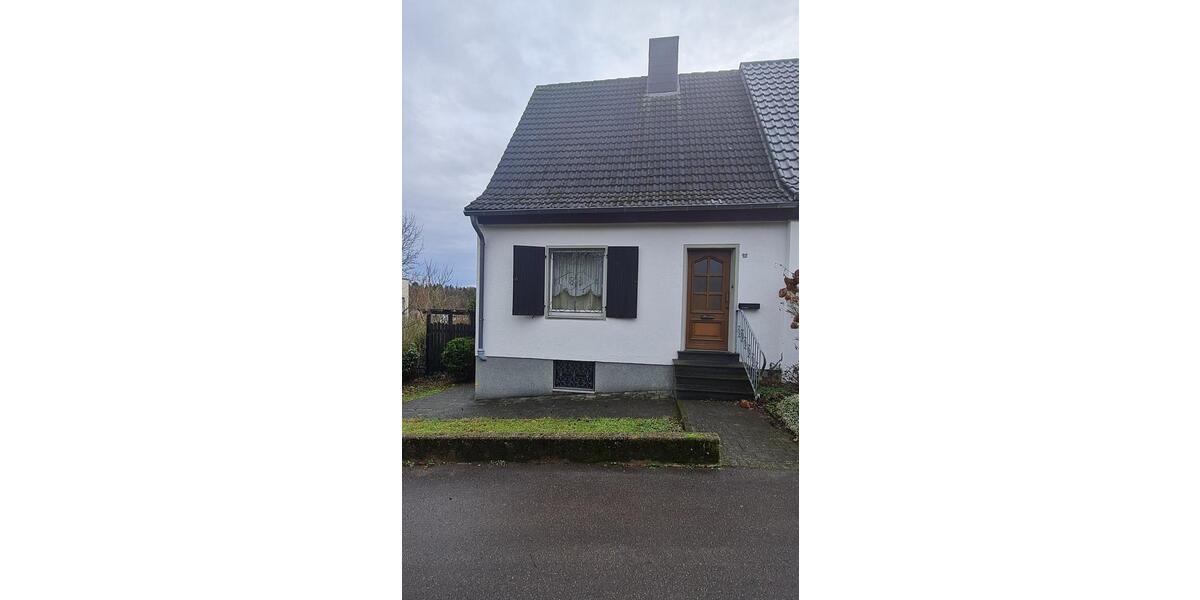 Doppelhaushälfte mit großem Grundstück mit Ausbaupotenzial 3 zimmer