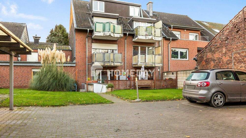 Lichtdurchflutetes EG mit offener Küche, überdachter Terrasse und klarer Raumaufteilung 3 zimmer