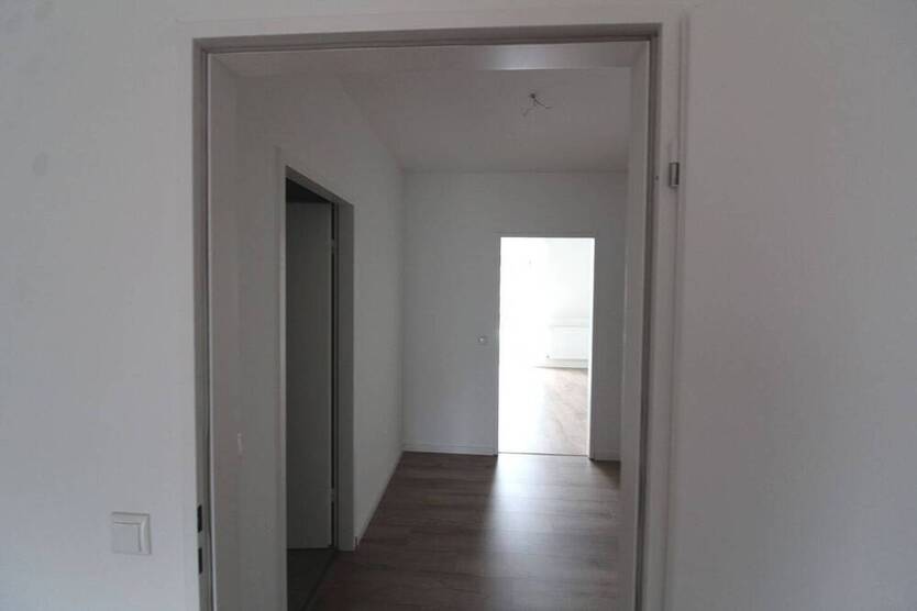 Helle Maisonette-Eigentumswohnung mit Balkon im Zentrum von Übach- Baujahr 1998