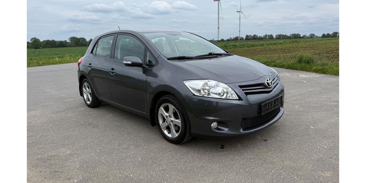 Toyota Auris 117.320 km 6.000 &euro; Alsdorf 52477