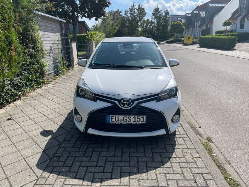 Toyota Yaris 84.000 km 10.600 € Düren 52355