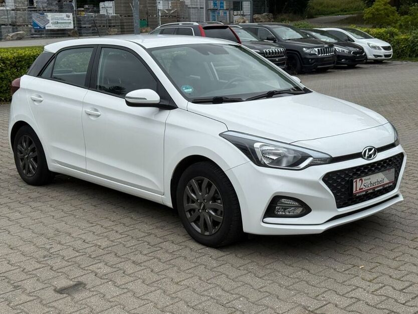 i20