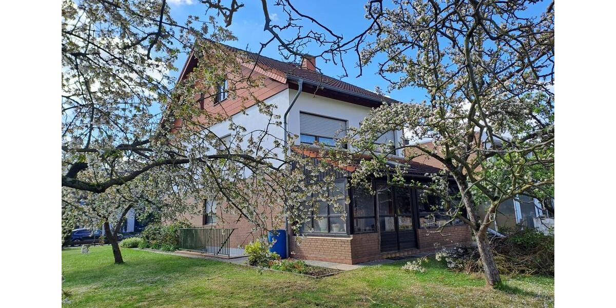 Einfamilienhaus Düren Rölsdorf - 7 Zimmer, 200 m&sup2;, 1.750&euro; | Angebot:26229005