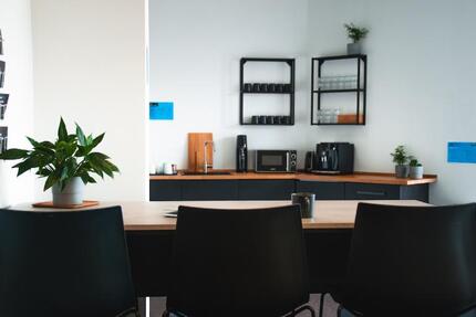 Coworking im Tor zur Eifel: Privater Desk in Simmerath zimmer