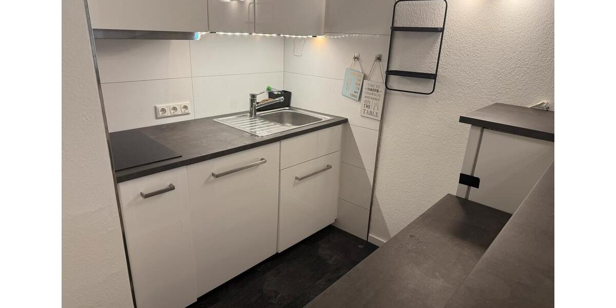 Lichtdurchflutete, reonvierte Wohnung in Eilendorf 2 zimmer