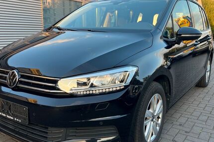 VW Touran 96.500 km 26.900 &euro; Aachen 52078