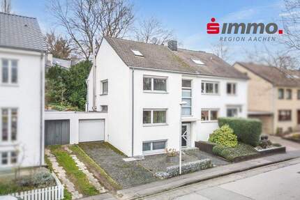 Laurensberg! Teilweise bezugsfreies Dreifamilienhaus mit toller Wohnlage zimmer