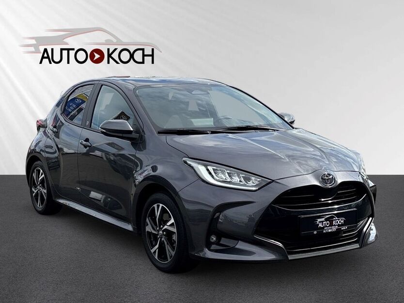 Toyota Yaris 7.753 km 23.759 € Düren 52351