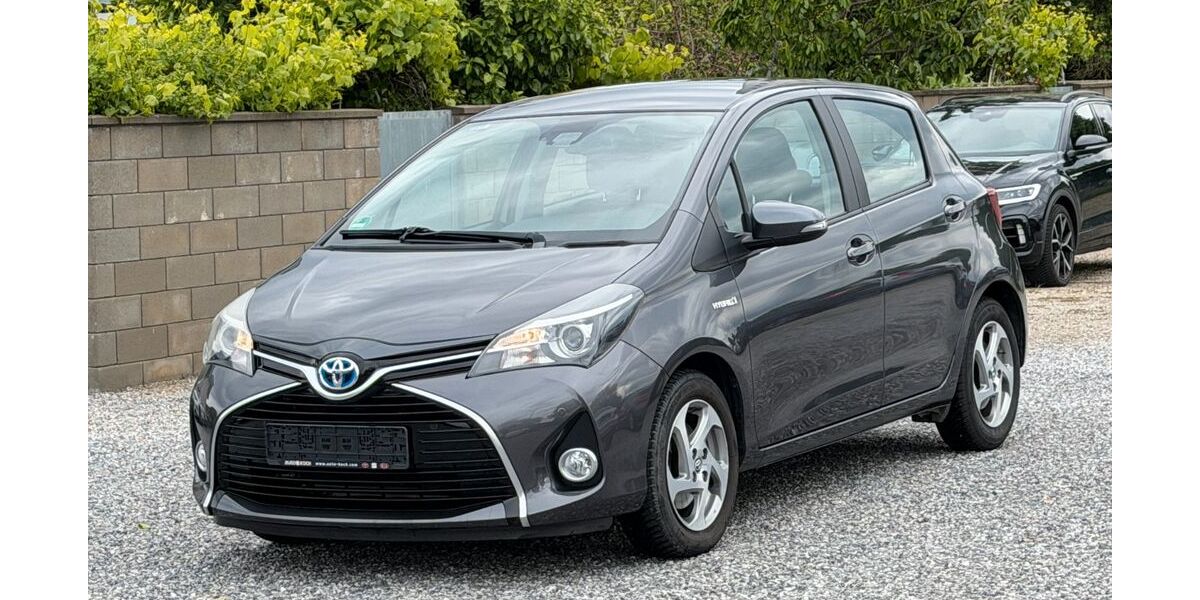 Toyota Yaris 38.829 km 12.490 &euro; Düren 52351