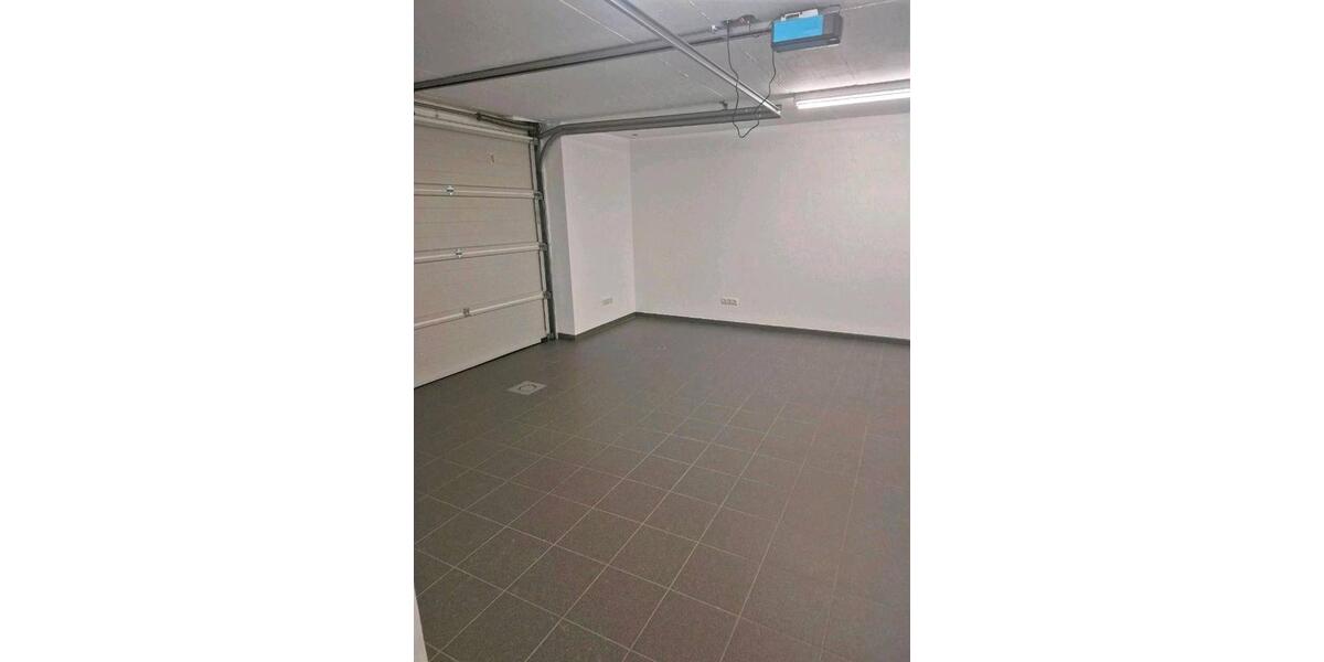 Einfamilienhaus KFW55 232m 2011 2 Garagen mit Restarbeiten 5 zimmer
