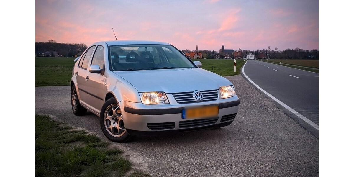 VW Bora 186.000 km 2.995 € Selfkant 52538