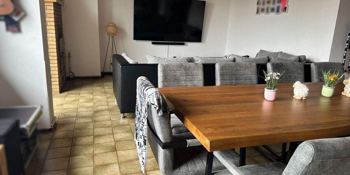 Schickes, modernes 2-Familienhaus mit drei Garagen in 52382 Niederzier 8 zimmer