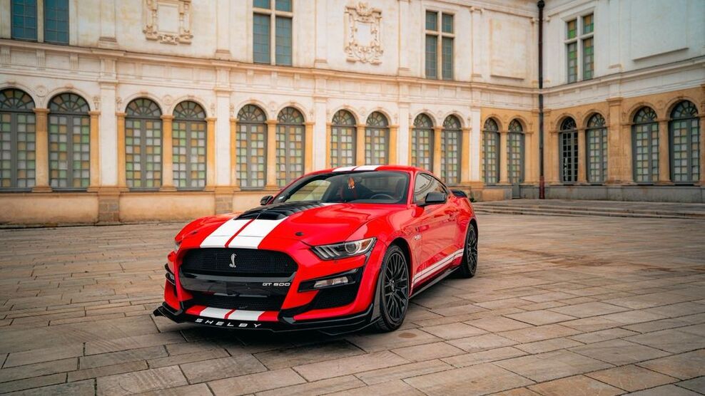 Ford Mustang 85.000 km 25.990 € Düren 52349
