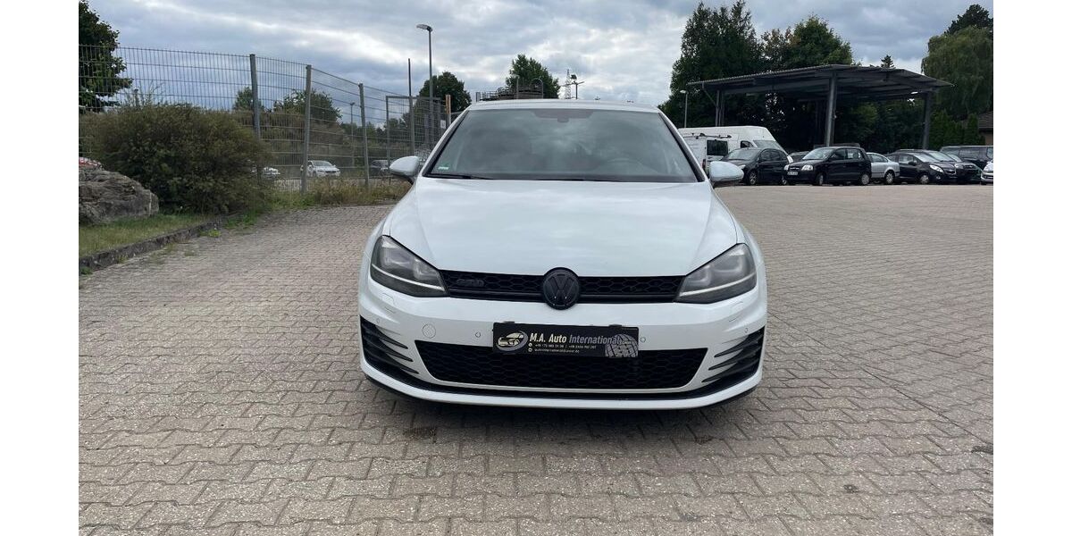 VW Golf 270.000 km 9.490 &euro; Eschweiler 52249