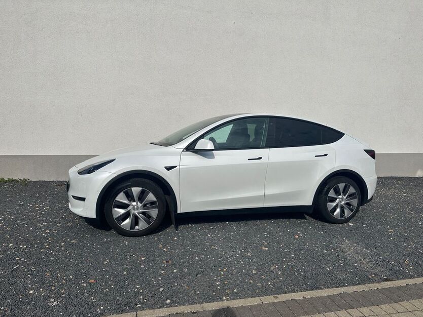 Tesla Model Y 59.000 km 32.300 € Herzogenrath 52134