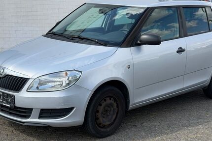 Skoda Fabia 254.000 km 950 &euro; Düren 52353