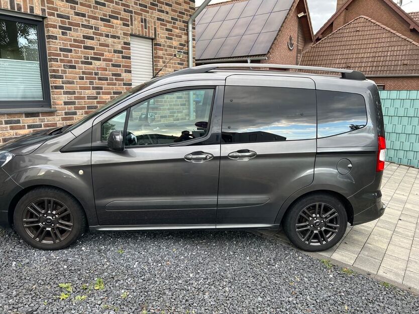 Ford Tourneo Courier 61.000 km 11.100 € Baesweiler 52499