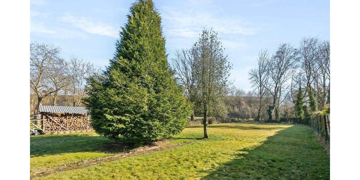 Freistehende und potentialreiche Doppelhaushälfte auf weitläufigem Grundstück (Süd-West-Ausrichtung) 3 zimmer
