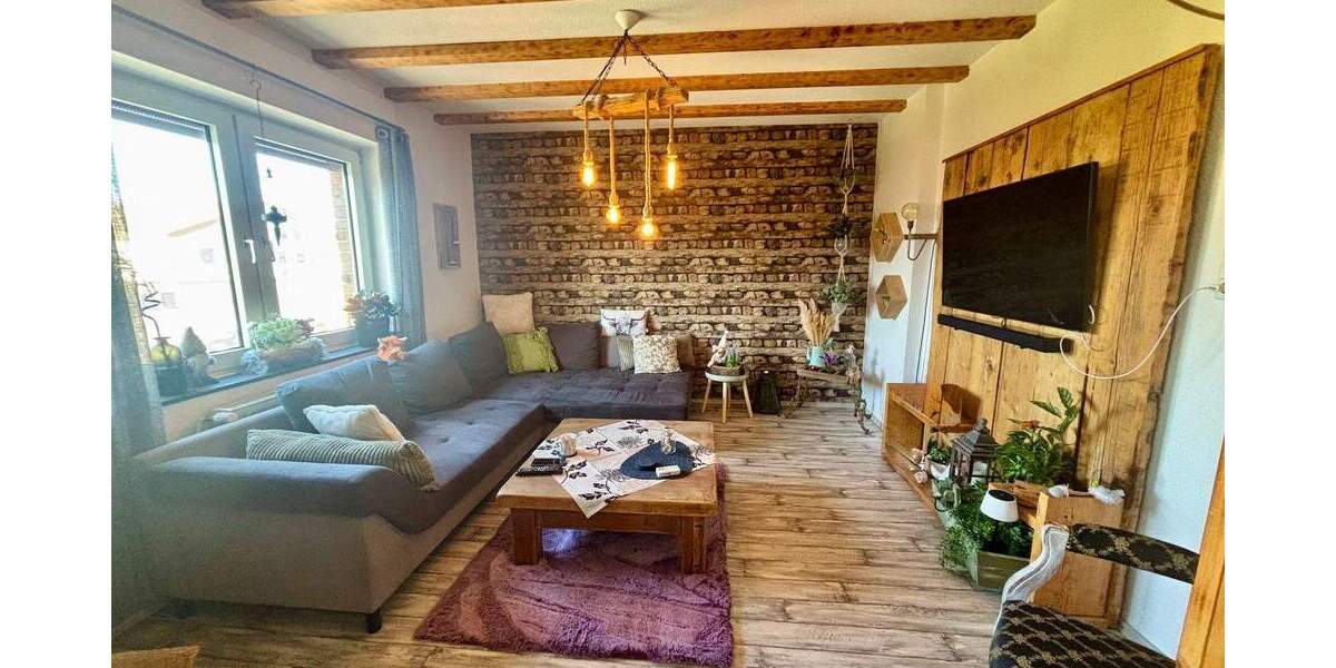 Reiheneckhaus - mit großem Garten - 899 m² Grundstück - zwei Garagen - in guter Lage von Kohlscheid (Herzogenrath) - derzeit an zwei Mieter vermietet 7 zimmer