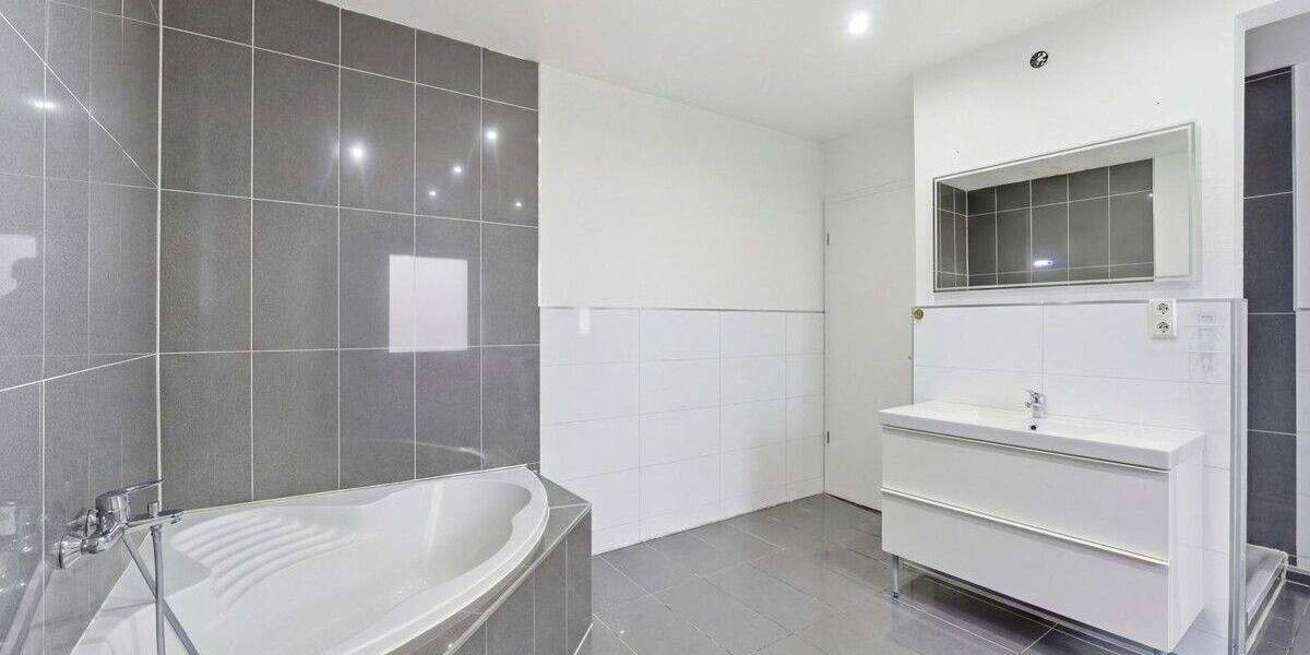 Einfamilienhaus Alsdorf - 8 Zimmer, 230 m&sup2;, 399.000&euro; | Angebot:25770120