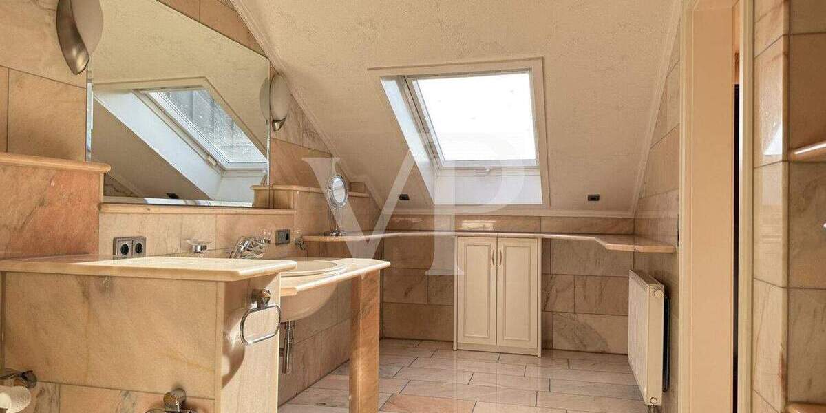 Etagenwohnung Eschweiler - 3 Zimmer, 185 m&sup2;, 1.350&euro; | Angebot:25800937