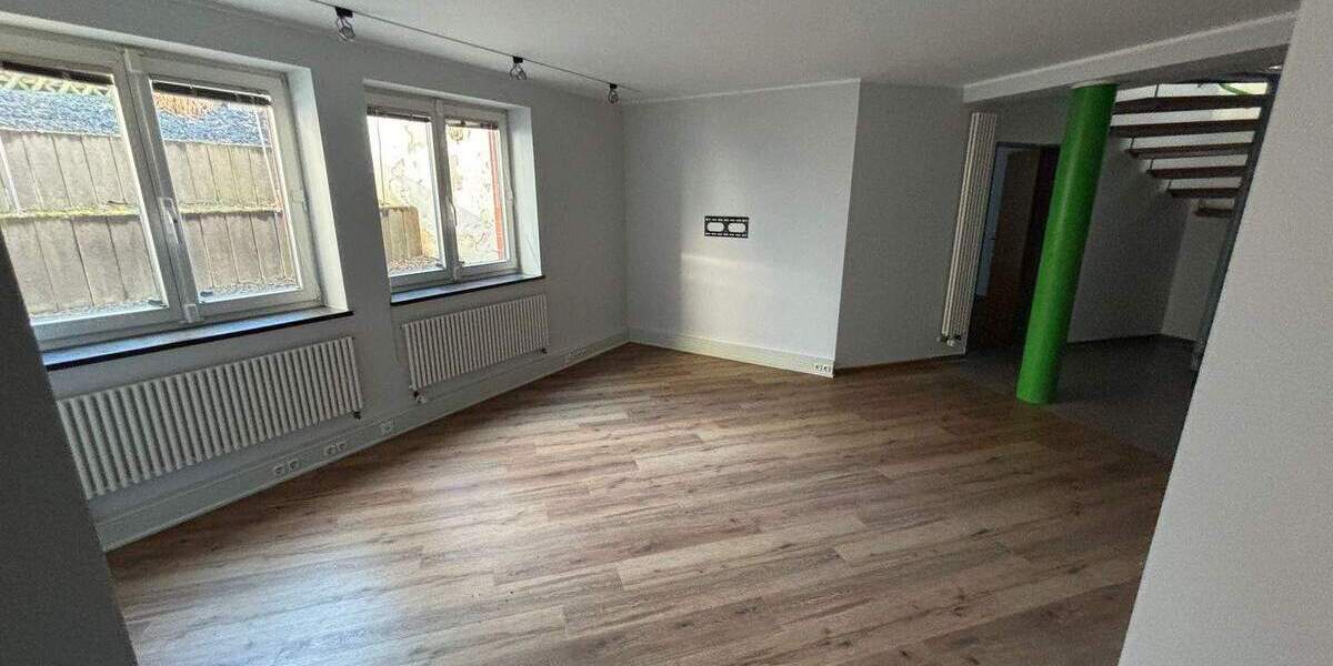 Gewerbeobjekt Aachen Brand - 6 Zimmer, 162 m&sup2;, 1.950&euro; | Angebot:25729902