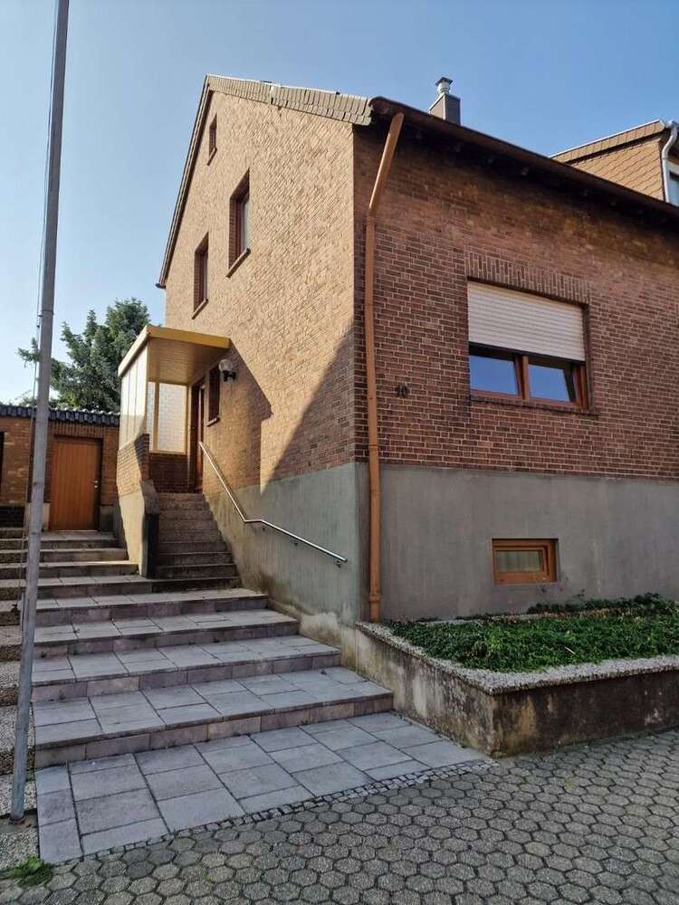 Haus zum Mieten in Düren 1.295 € 115 m²