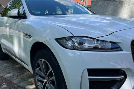 Jaguar F-Pace 169.800 km 13.400 &euro; Aachen 52066