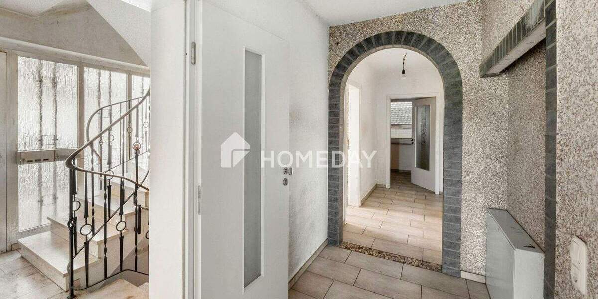 Geräumiges ZFH mit Garten, Balkon, Loggia, Garage und Ausbaupotenzial in ruhiger Lage 7 zimmer