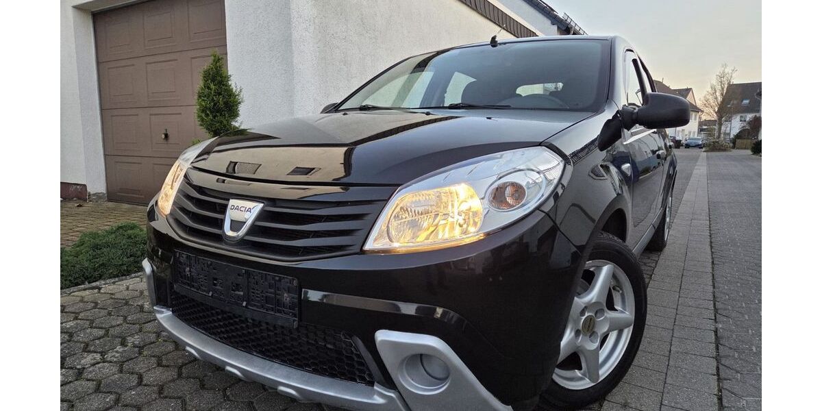 Dacia Sandero 138.000 km 3.490 &euro; Düren 52353