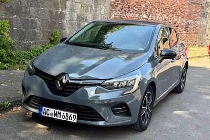 Renault Clio 49.000 km 9.300 &euro; Aachen 52066
