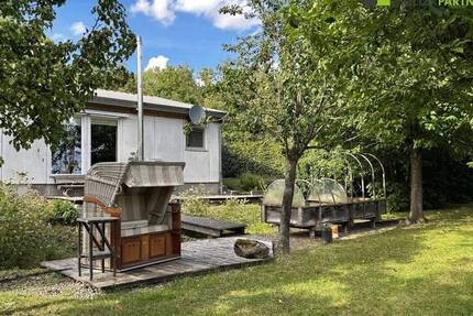 Individualisten gesucht. Eine besondere gewerbliche Immobilie sucht einen neuen BewohnerNutzer zimmer