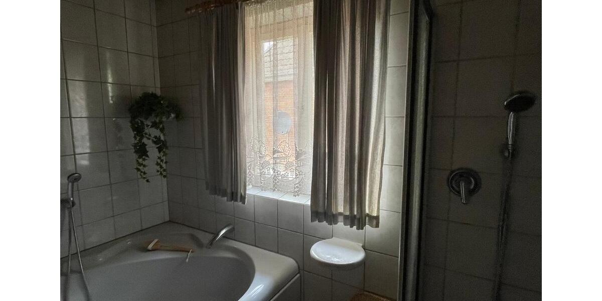 Einfamilienhaus Übach-Palenberg Palenberg - 7 Zimmer, 125 m&sup2;, 350.000&euro; | Angebot:26764632