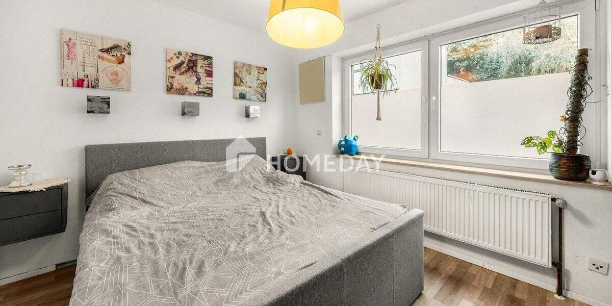 Lichtdurchflutetes EG mit offener Küche, überdachter Terrasse und klarer Raumaufteilung 3 zimmer
