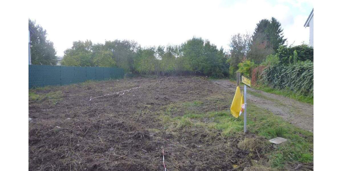 Baugrundstücke in Südlage in guter Wohnlage. Bebaubar mit Einfamilienhäusern. Eins bereits VERKAUFT zimmer