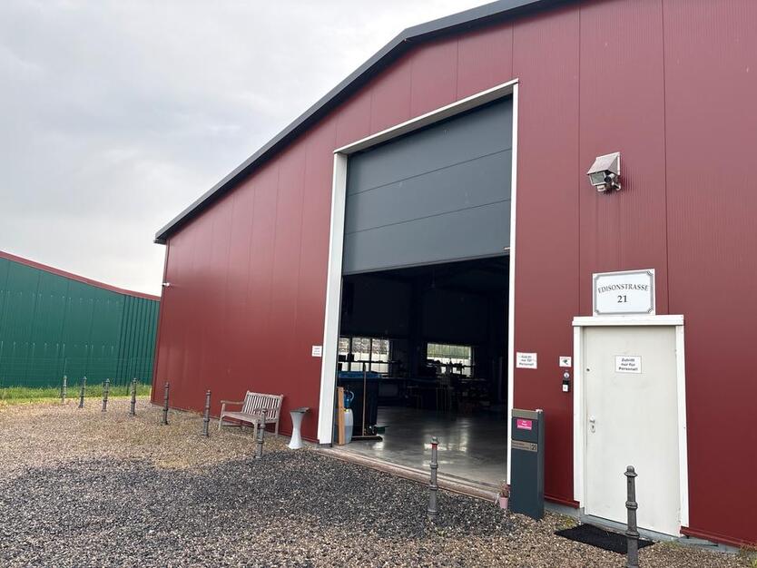 Halle zu vermieten – 300–400 m² – Rollesbroich Gewerbegebiet
