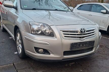 Toyota Avensis 213.500 km 2.199 &euro; Aachen 52068