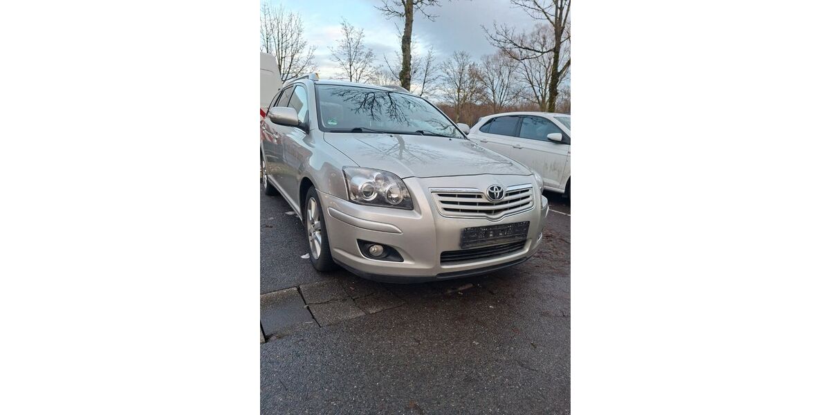 Toyota Avensis 213.500 km 2.199 &euro; Aachen 52068