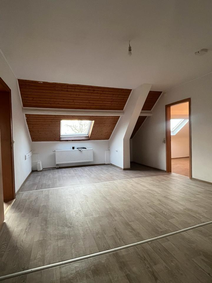 SCHÖNE 4 ZIMMER WOHNUNG zu Vermieten zimmer