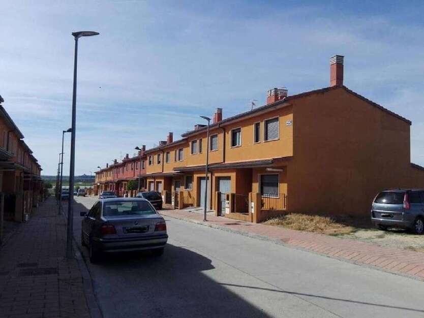 Haus zum Kaufen in Valoria La Buena 166.500 € 218 m²