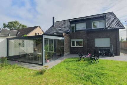 *Freistehendes Einfamilienhaus mit Garten, Wintergarten & Garage - Ideal für Familien mit Kindern *